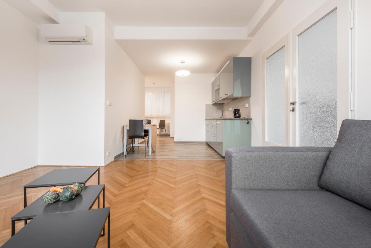 Merkur Apartments Прага Екстериор снимка